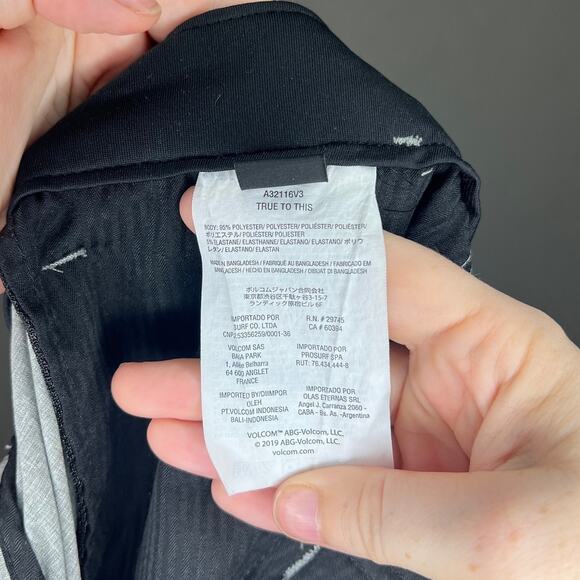 Volcom Gray Swim Shorts - Size 33 - Picture 5 of 7